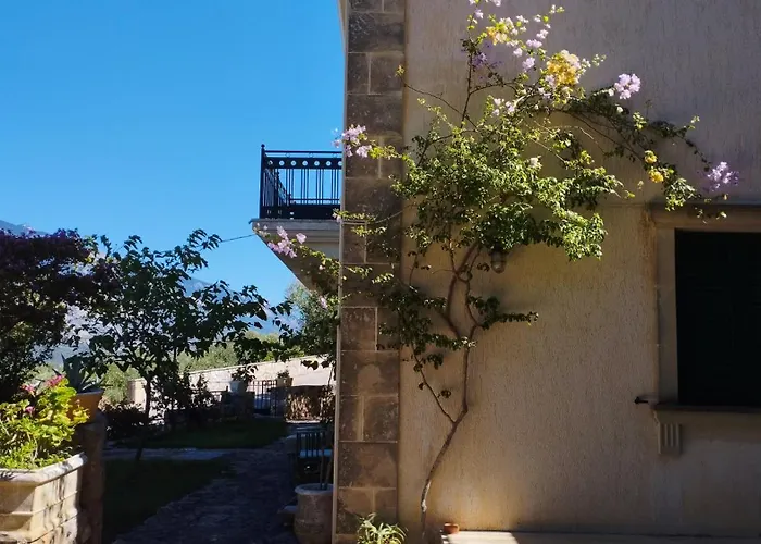 Polytropon * Kastron (Kefalonia)